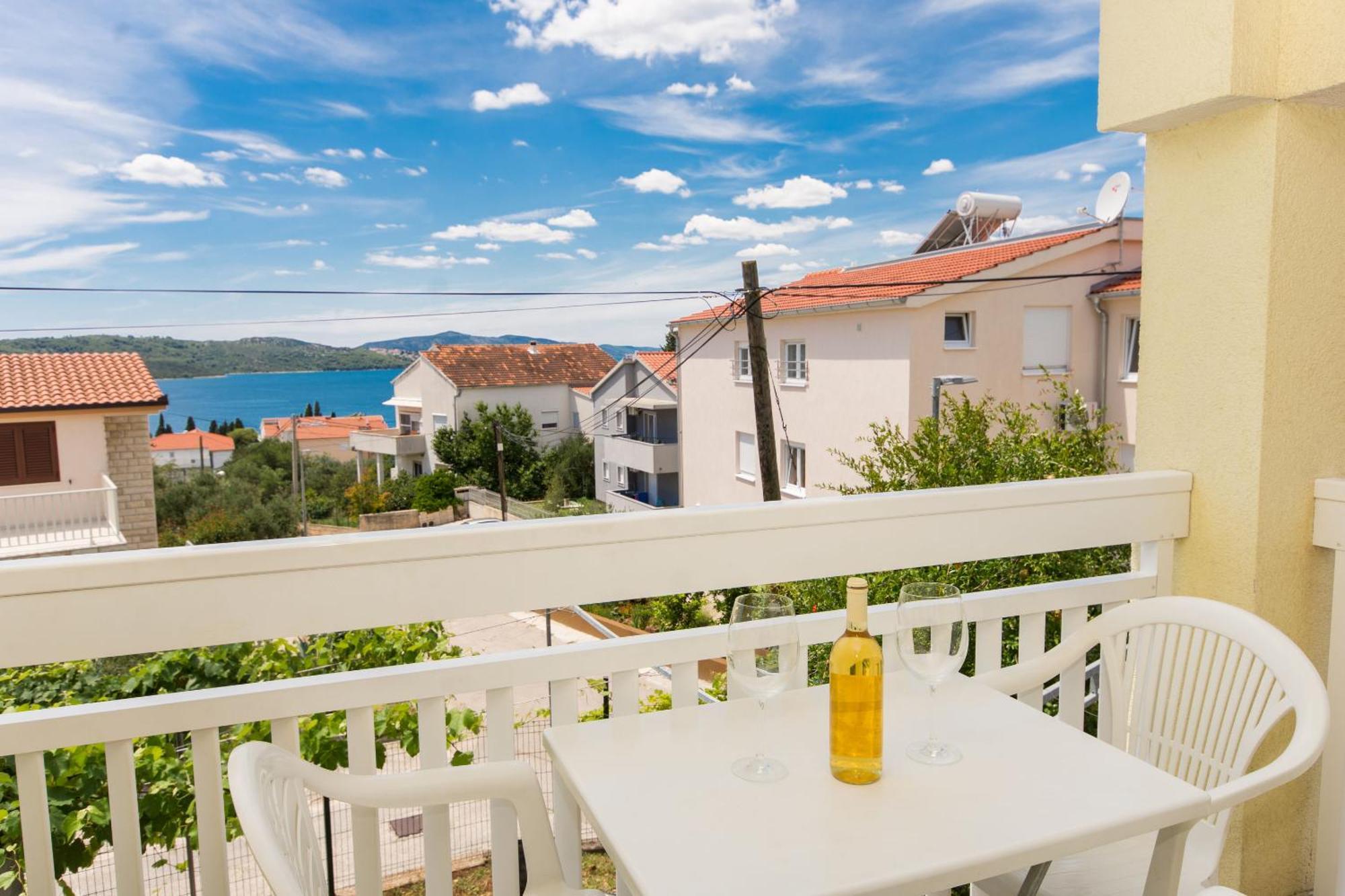 Apartments Pero Trogir Exterior photo