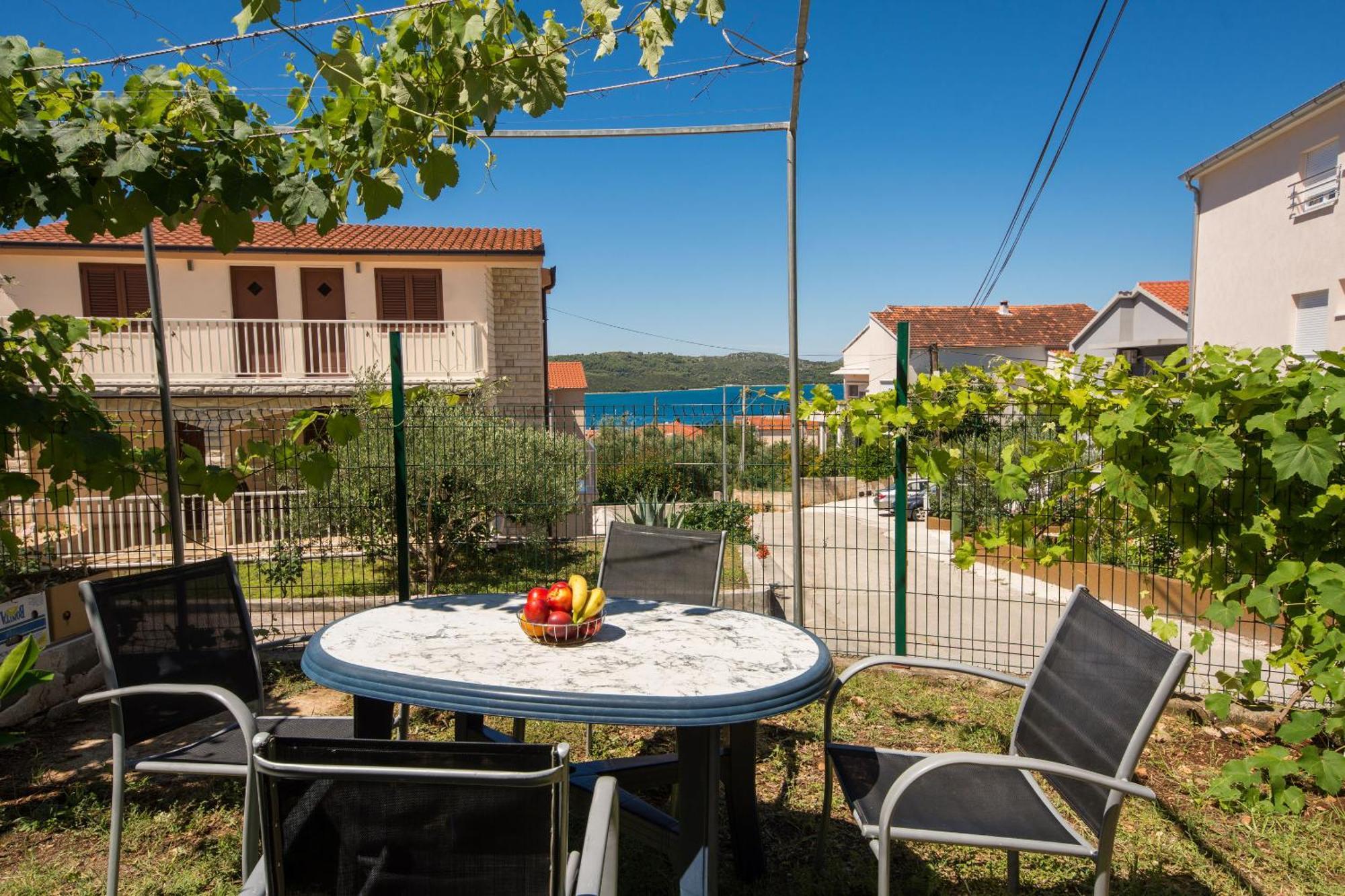 Apartments Pero Trogir Exterior photo